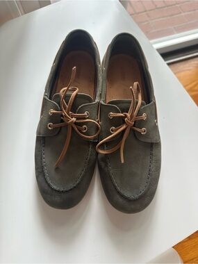 Aritzia Olive Suede Boat Shoes with Tan Laces